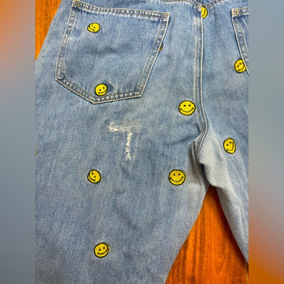 90’s smiley 😊 face jeans. So cute with crop top. - Picture 3 of 5